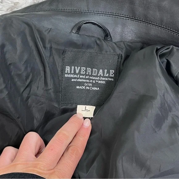 Halloween Costume Riverdale South Side Serpent Leather Jacket - Picture 3 of 4